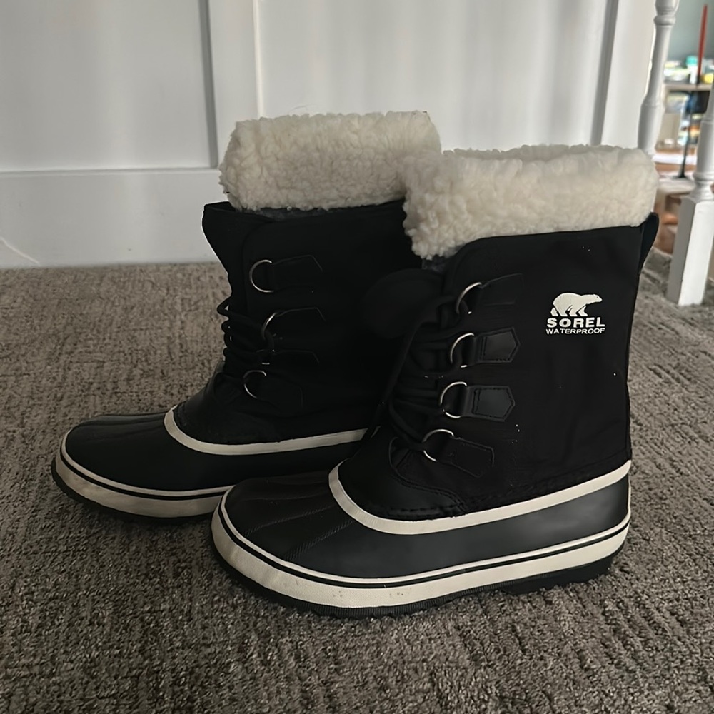 Brand new Sorel Joan of Arctic boots